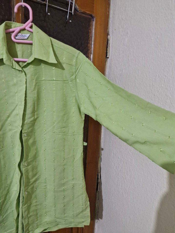 Düğmeli Yeşil Uzun Kollu Kadın Tunik - Görsel 3