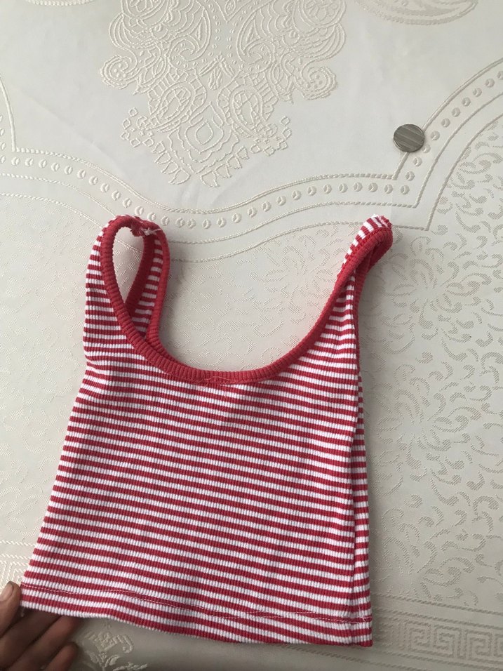 Kırmızı Çizgili Crop - Görsel 2