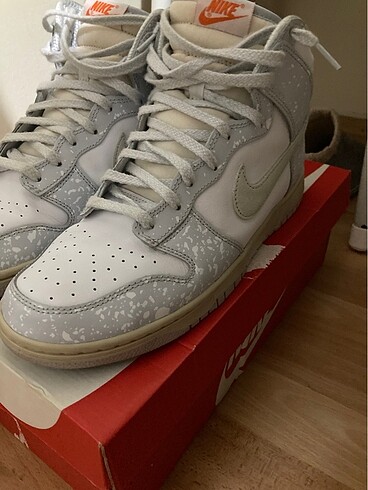 Nike dunk high retro