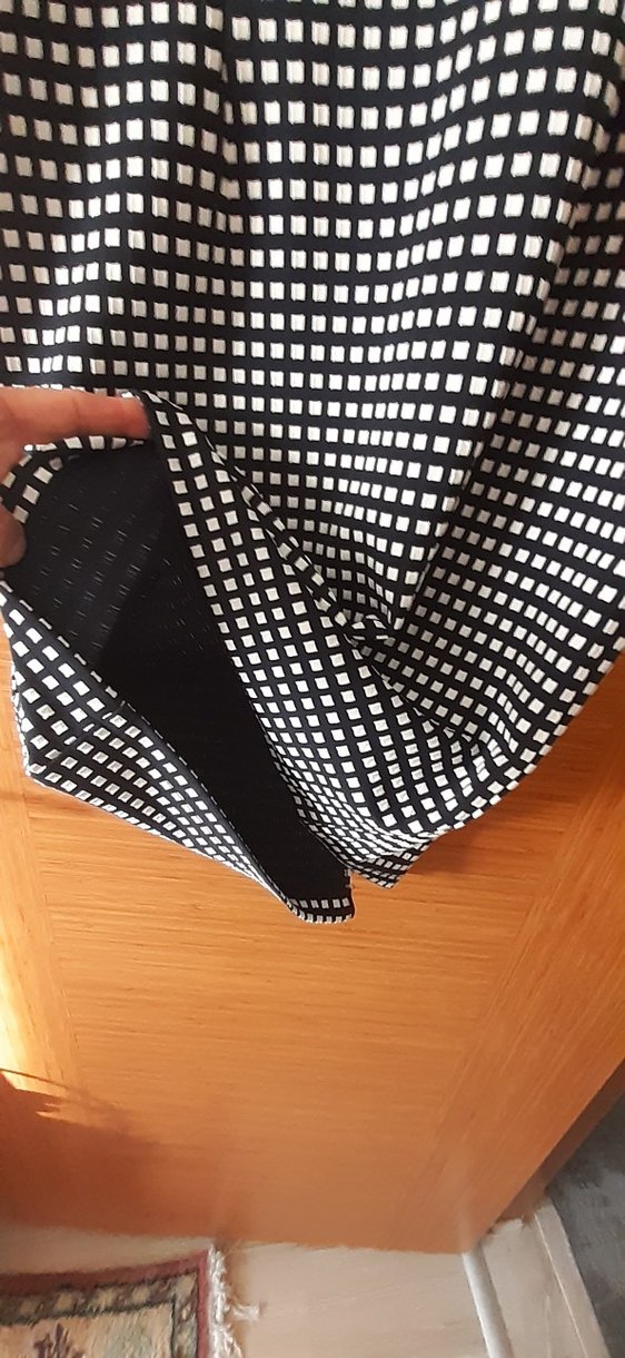 YuvarlakYaka Kısa Kollu Kareli Midi Elbise - Görsel 2