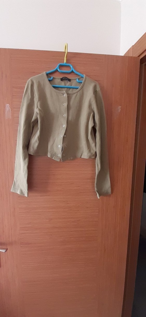 Bej Düğmeli Kadın Hırka - Görsel 2