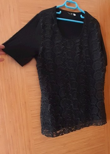 Siyah Dantel Detaylı Kısa Kollu Bluz - Görsel 5