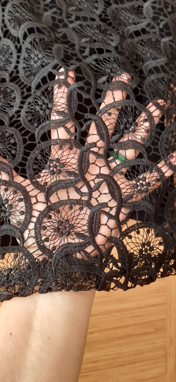 Siyah Dantel Detaylı Kısa Kollu Bluz - Görsel 4