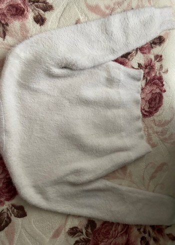 Beyaz Kürklü Kadın Uzun Kollu Kazak - Görsel 2