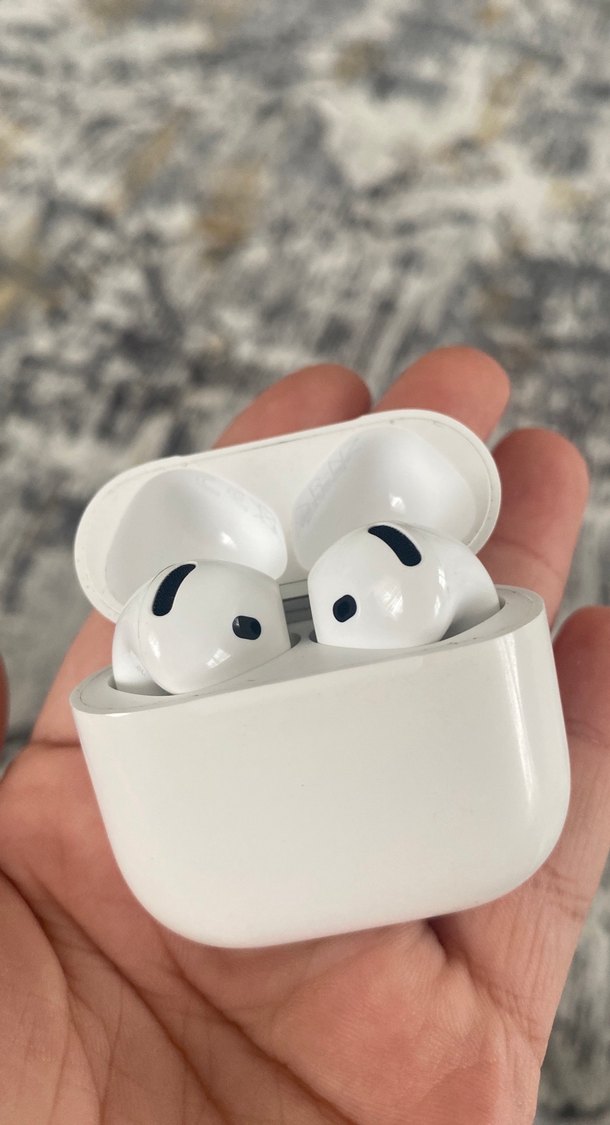 Apple AirPods 4 Aktif Gürültü Engelleme Beyaz Kablosuz Kulaklık - Görsel 2