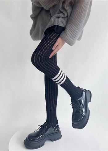 Çizgili Siyah Gri Triko Kadın Çorap - Görsel 3