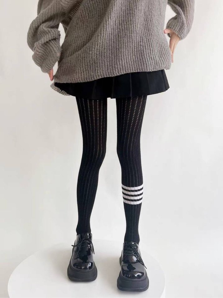 Çizgili Siyah Gri Triko Kadın Çorap - Görsel 4