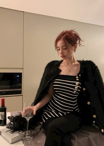 Düğmeli Siyah Beyaz Çizgili Straplez bluz - Görsel 2