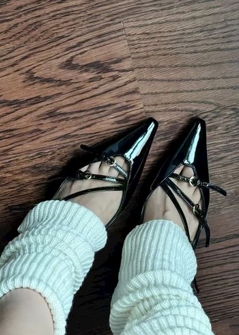 Tokalı Siyah Rugan Stiletto Kadın Ayakkabı