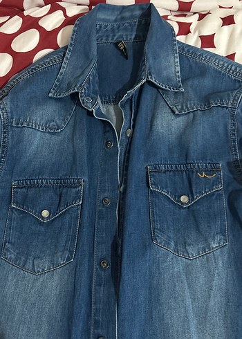 Düğmeli Mavi Denim Kadın Gömlek - Görsel 3