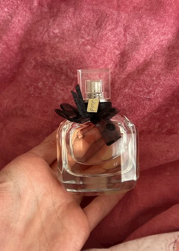 Kadın Parfümü Şişesi Siyah Fiyonklu - Görsel 2