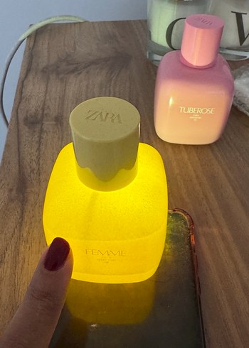 FEMME Kadın Parfümü Sarı Şişe - Görsel 3