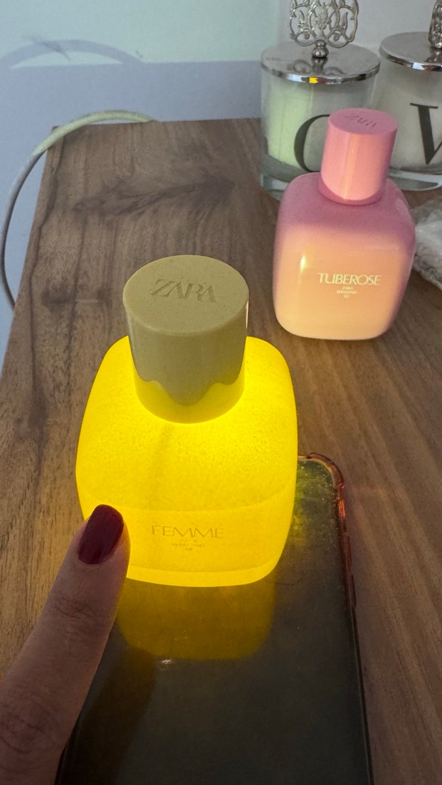 FEMME Kadın Parfümü Sarı Şişe - Görsel 3