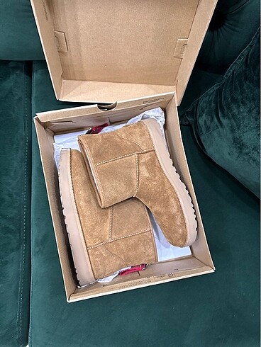 mini ugg