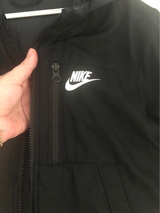 7 Yaş Beden siyah Renk Nike çocuk mont