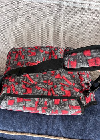 Kırmızı Gri Desenli Chicco Bebek Çantası - Görsel 4