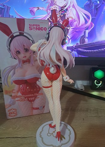 Super Sonico Figür