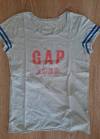 Gap tshirt 