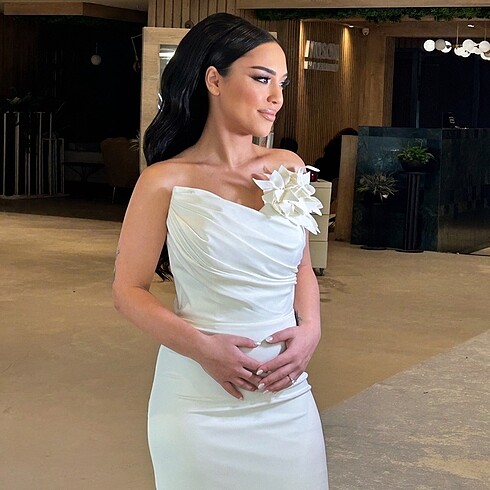 Nişan elbisesi