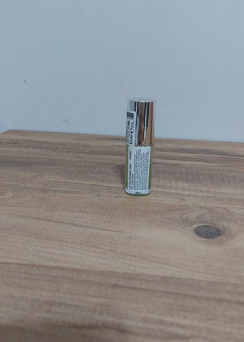 Parlak Yeşil Dudak Parlatıcısı - Görsel 3