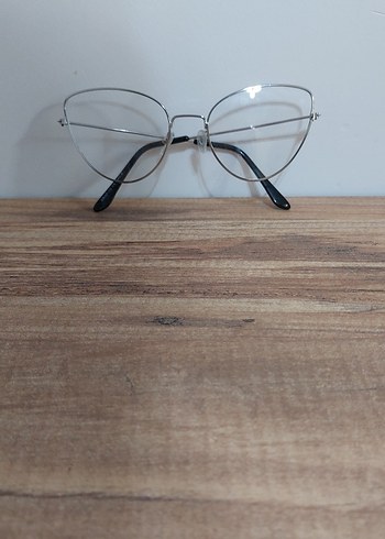 Minimalist Gri Bej Kadın Gözlüğü - Görsel 2