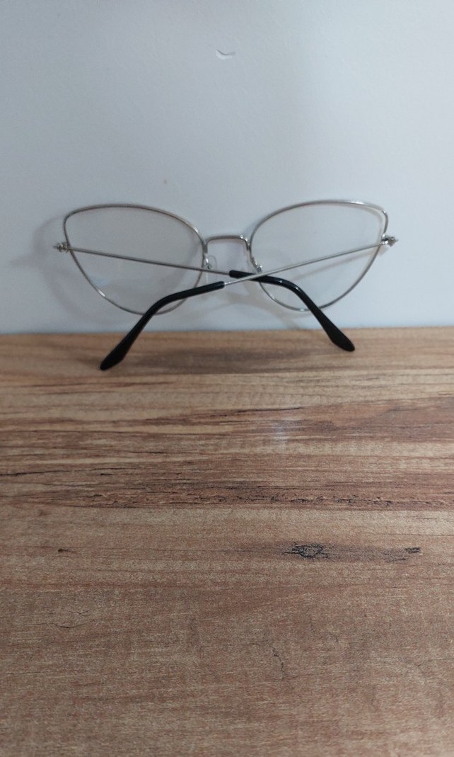 Minimalist Gri Bej Kadın Gözlüğü - Görsel 4