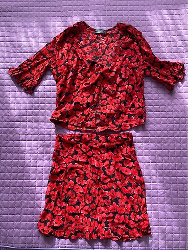 Zara Kırmızı Çiçek Desenli Alt Üst Takım