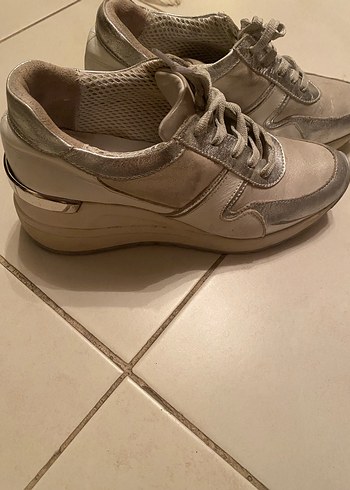 Bej Deri Dolgu Topuklu Bağcıklı Kadın Spor Ayakkabı - Görsel 6