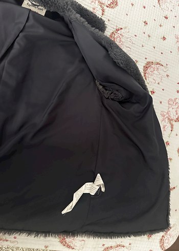 13-14 Yaş Beden Zara koyu Gri Kürklü Kolsuz Yelek