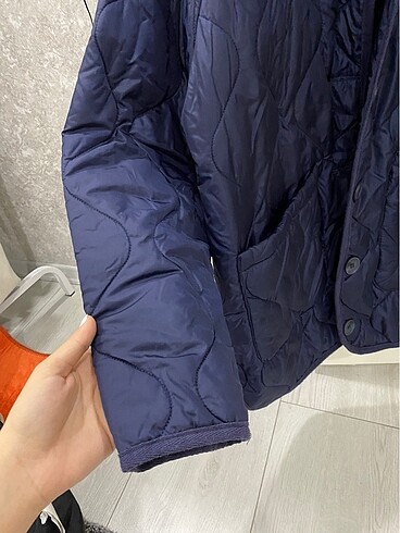Zara Kapitone mont