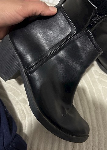 Siyah Deri Kadın Topuklu Gotik Bot - Görsel 2