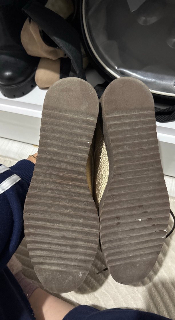 Altın Rengi Deri Klasik Topuklu Kadın Ayakkabı - Görsel 3