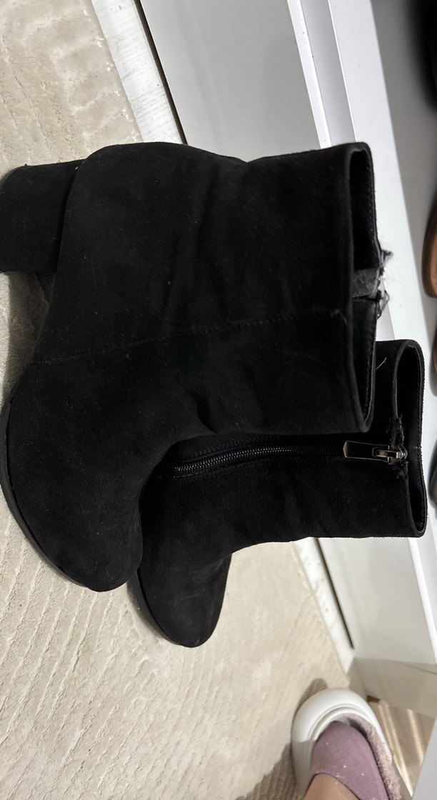 Siyah Süet Tokalı Kadın Botu - Görsel 3