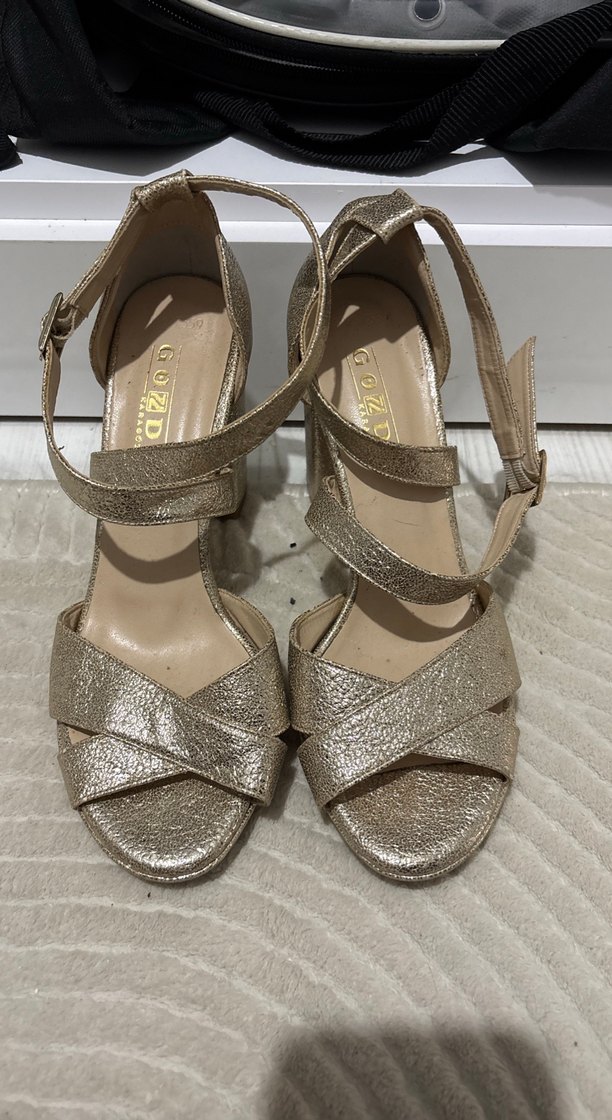 Altın Renkli Tokalı Stiletto Kadın Topuklu Ayakkabı - Görsel 4