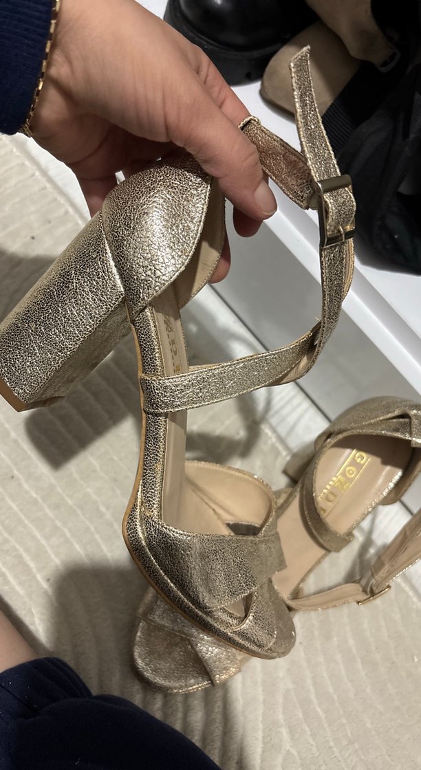 Altın Renkli Tokalı Stiletto Kadın Topuklu Ayakkabı - Görsel 2