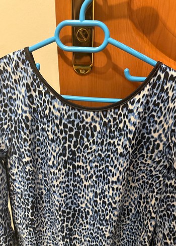 Mavi Yılan Desenli Kadın Uzun Kollu Bluz - Görsel 2