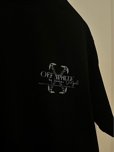 m Beden siyah Renk Off white tişört