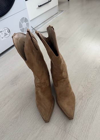 36 Beden camel Renk Bej Nakışlı Süet Kadın Çizme