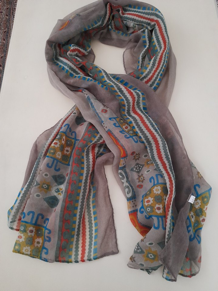 Kadın  kahverengi  desenli  şal - Görsel 3