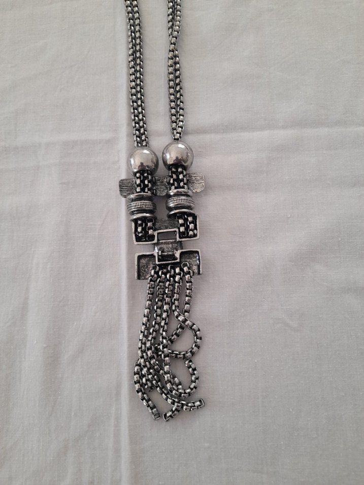 Uzun Zincir Detaylı Gri Kadın Kolye - Görsel 3