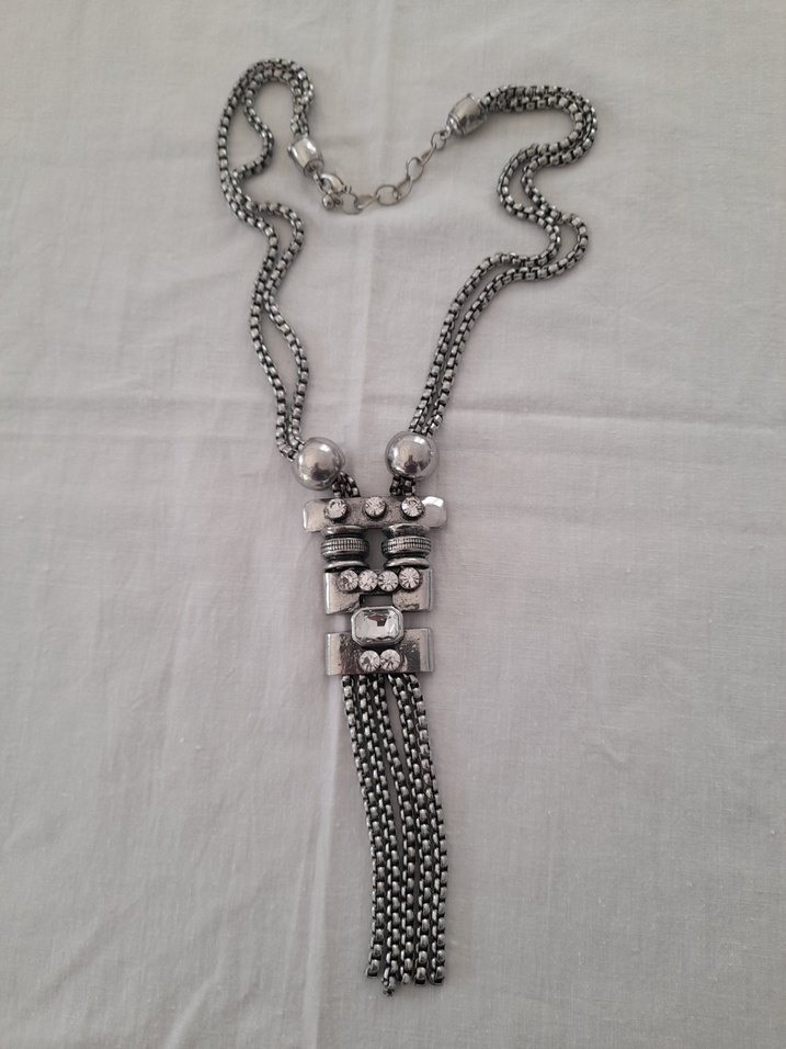 Uzun Zincir Detaylı Gri Kadın Kolye - Görsel 2