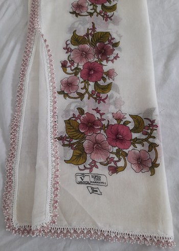 lı Beyaz Çiçekli Kadın Fular boncuk  oyası  yapılmıştır - Görsel 4