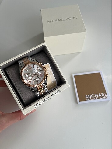 Michael Kors saat