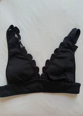 Lazer kesim bikini üstü