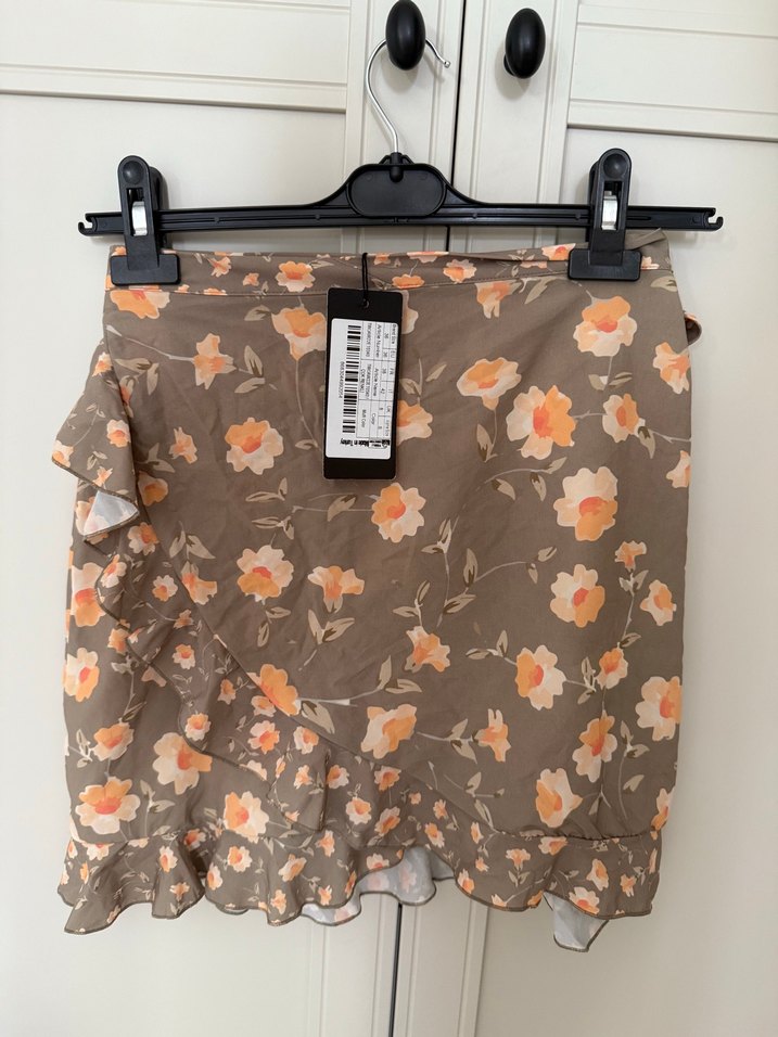 Çiçekli Volanlı Midi Etek - Görsel 2