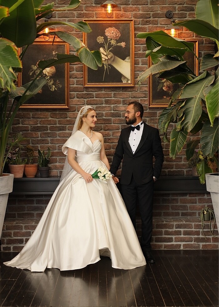 Vakko model saten tek omuz gelinlik - Görsel 3