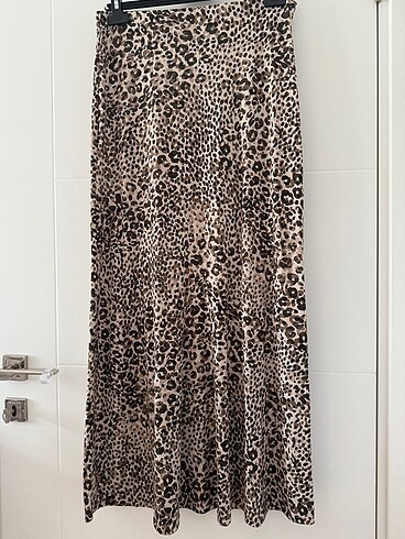Zara Etekleri hareket detaylı leoparlı etek