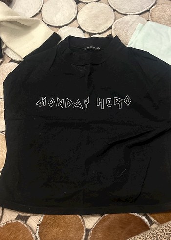 Bershka Monday Hero Siyah Bisiklet Yaka Tisort