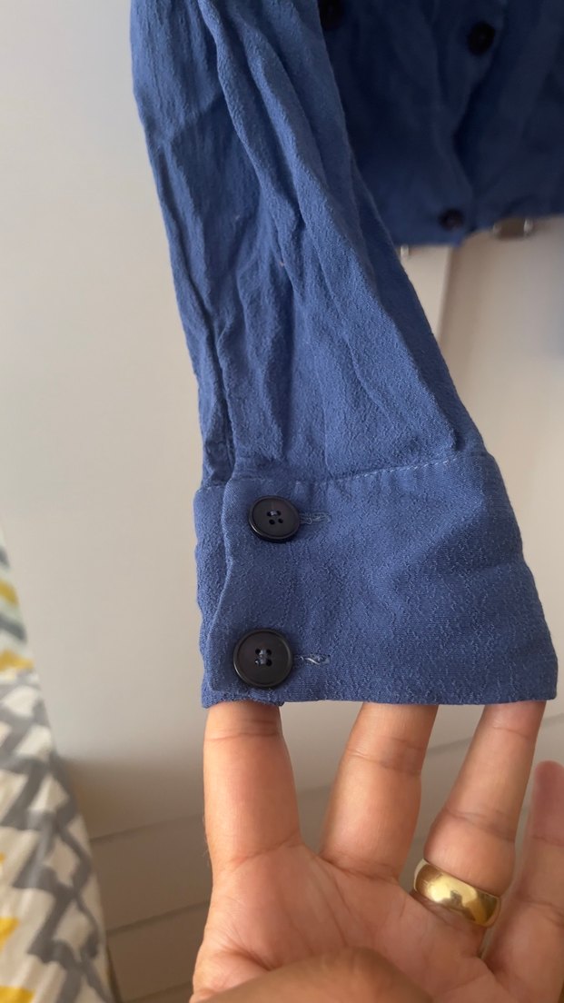 Düğmeli Keten Uzun Kollu Lacivert Gömlek - Görsel 4