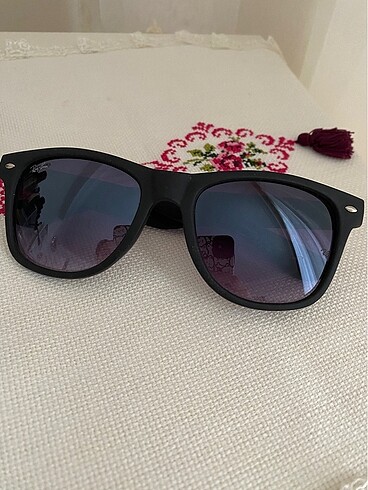 Rayban güneş gözlüğü